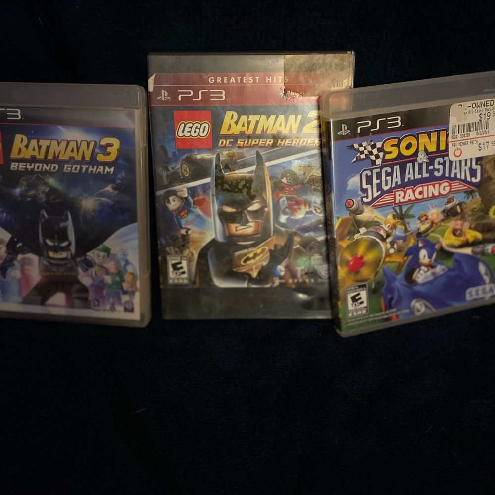 Sony PS3 LEGO Batman 2 Cover with Black and Blue Artwork